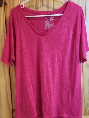 Terra & Sky Fuchsia V-Neck Short Sleeve Tee